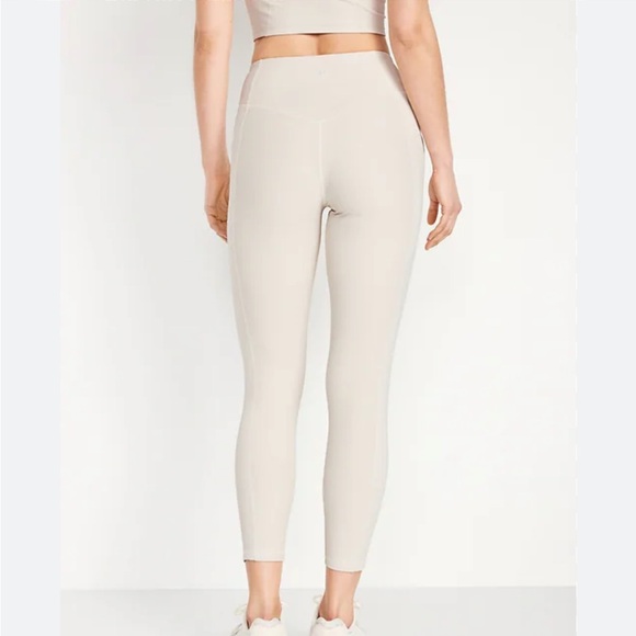 Old Navy Active Powersoft leggings and sports bra - Picture 10 of 12